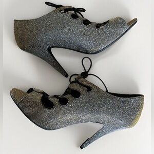 FIONI Night Madem Ghile Bootie Gold Silver Glitter Lace-up Heels Size 8 Women’s